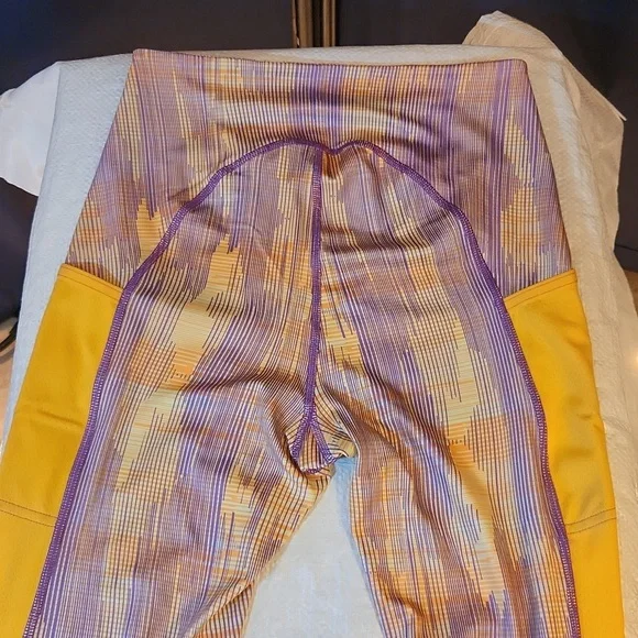 Gymshark Multicolored 2 Pocket Small Womens Seamless 2.0 Leggings - Picture 5 of 7